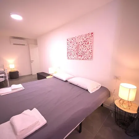 Apartment 1dest - Location *